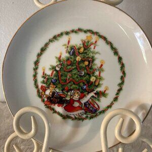 Vintage Porcelain Jasco Christmas Plate 1980's